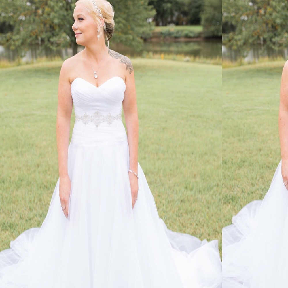 Last day @ this price Designer Eden Bridal Gown - Picture 10 of 16